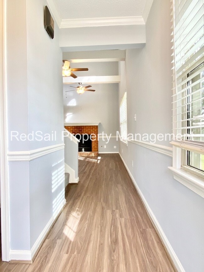 Building Photo - Yorktown Crossing Townhouse!!!