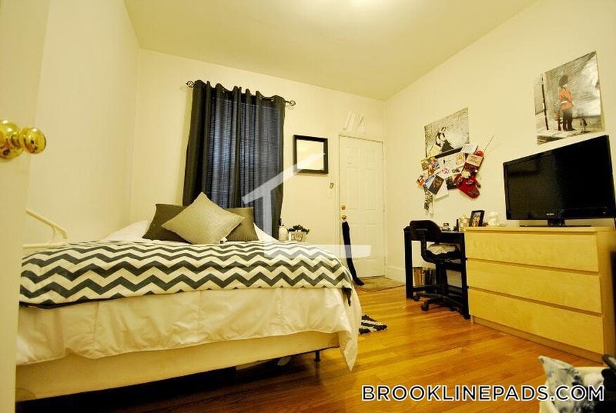 Building Photo - 214 Freeman St