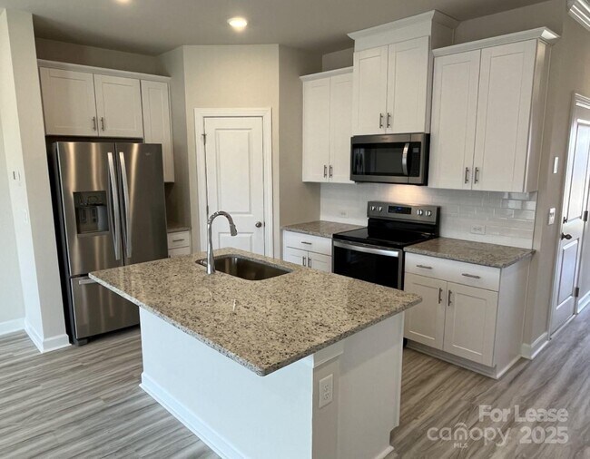 Building Photo - 3703 Backwater St