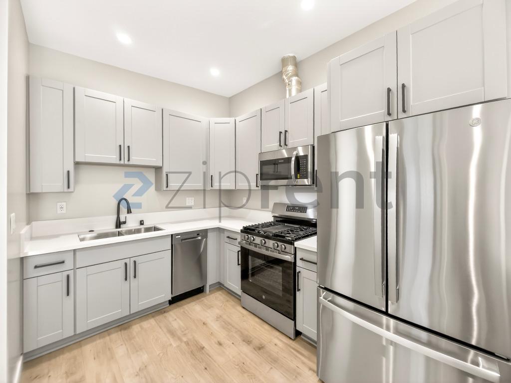 Building Photo - 3233 Easy Ave