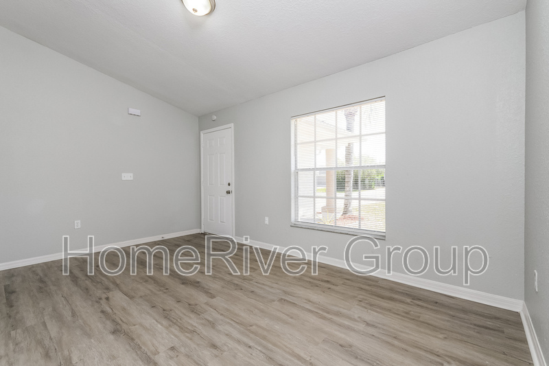 Building Photo - 701 Caracara Ct