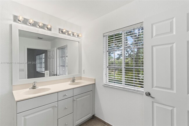 Building Photo - 1209 Abaco Ln