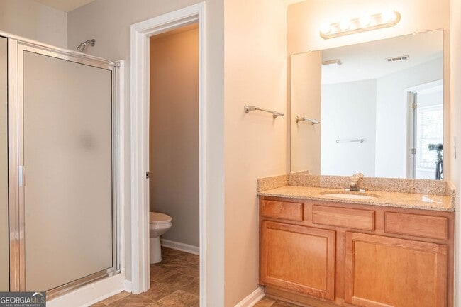 Building Photo - 2046 Barberry Dr