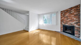 Building Photo - 129 Marguerita Ave