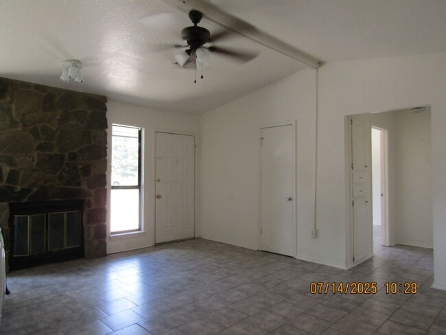 Building Photo - Turtle Creek Townhouse! MacArthur School D...