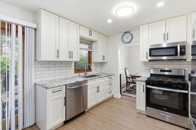 Building Photo - 14433 Mallard Dr