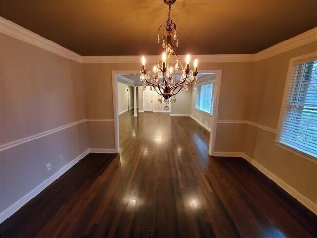 Building Photo - 4615 Mystic Dr NE