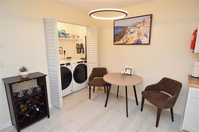 Building Photo - 10263 Gandy Blvd N