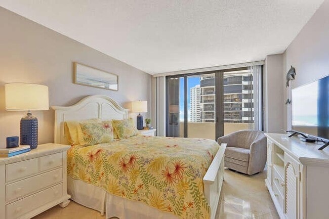 Building Photo - 4200 N Ocean Dr