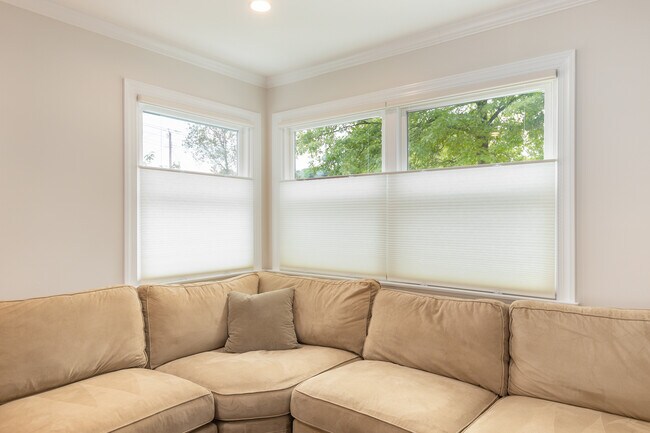 Building Photo - 165 Byrne Ave