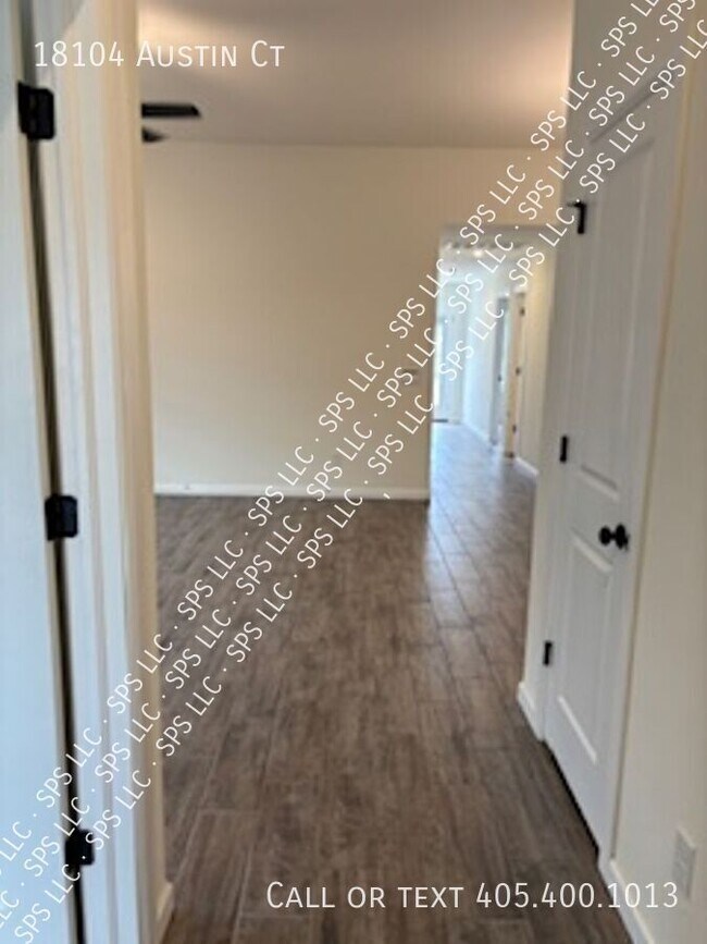 Building Photo - 18104 Austin Ct