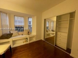 Building Photo - 2870 Pine Tree Dr