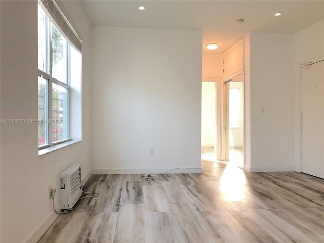 Building Photo - 1618 Michigan Ave