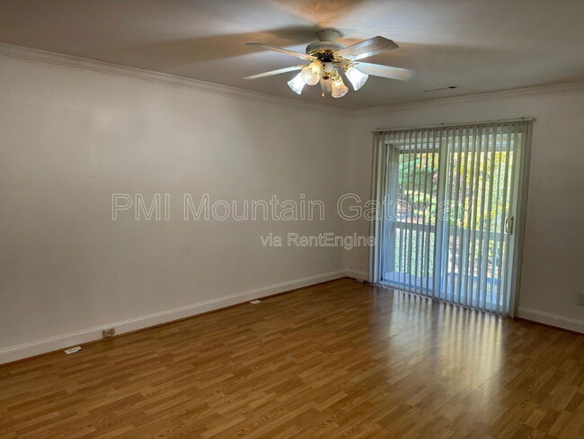 Building Photo - 73 Birdie Ln