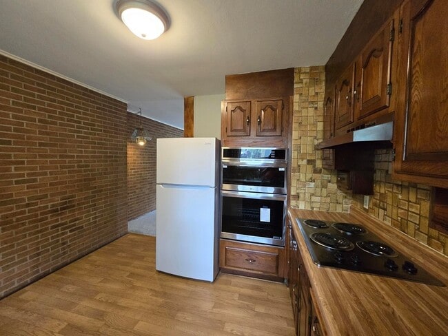 Building Photo - 721 N Carroll Ave