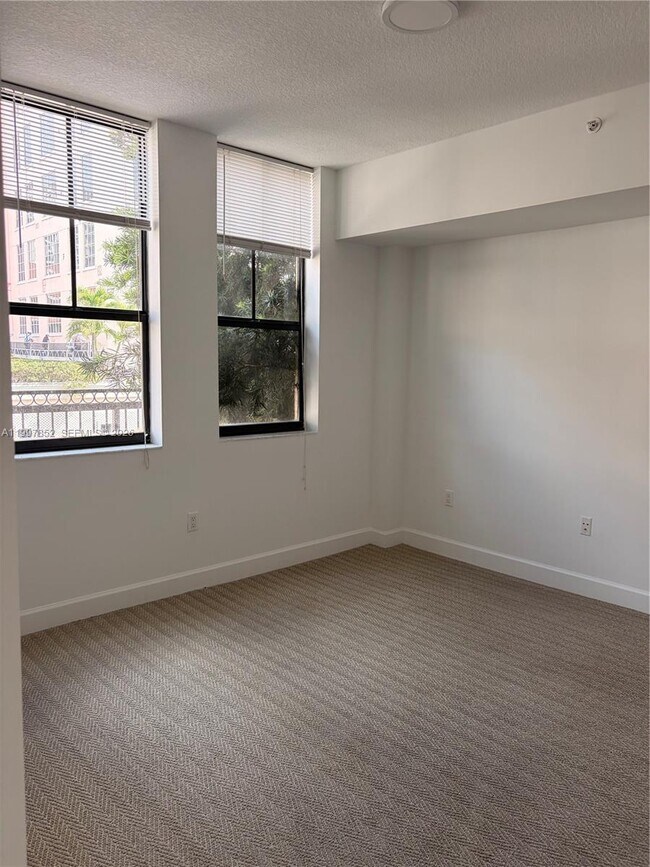 Building Photo - 55 Merrick Wy