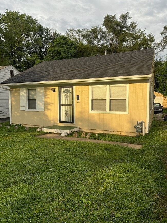 Building Photo - New remodeled rental home in Louisville KY