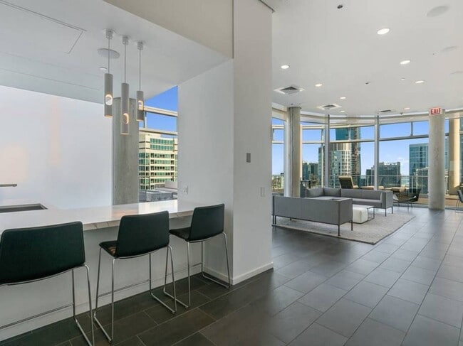 Building Photo - 600 N Fairbanks Ct