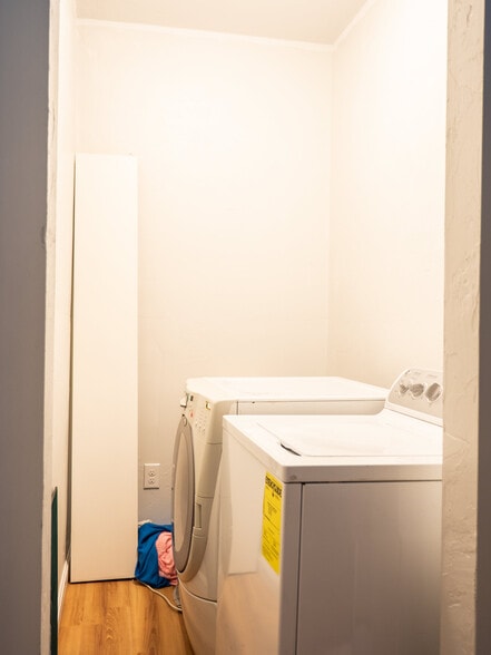 Building Photo - 10 Buffum St