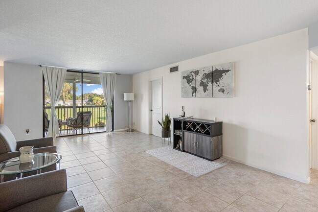 Building Photo - 2420 Deer Creek Country Club Blvd