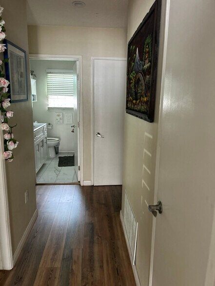 Building Photo - 11619 Wilkie Ave