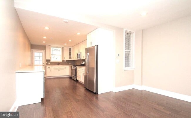 Building Photo - 1271 S 24th St