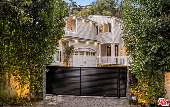 Building Photo - 1836 Laurel Canyon Blvd