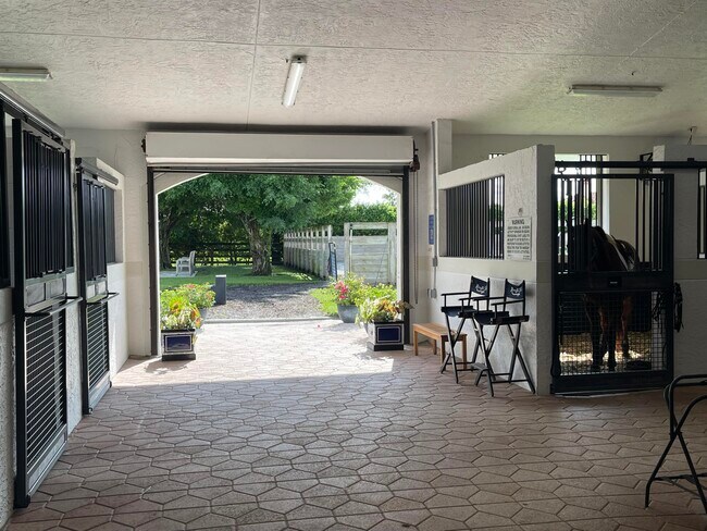 Building Photo - 14372 Equestrian Way