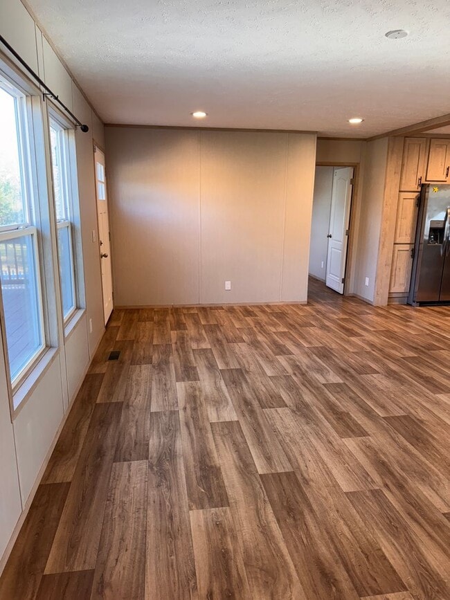 Building Photo - 3 Bedroom || 2 Bathroom in Concord