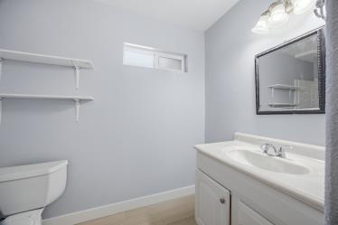 Building Photo - 3-Bed Duplex! Perfectly situated near shopping, dining, and everyday essentials– Spacious 1000 Sq...