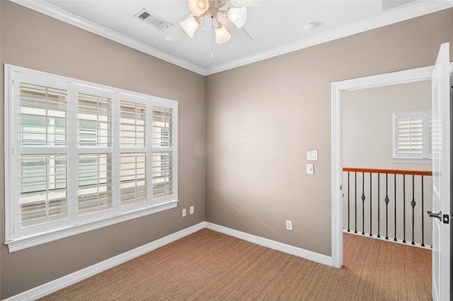 Building Photo - 2150 Bancroft Ln
