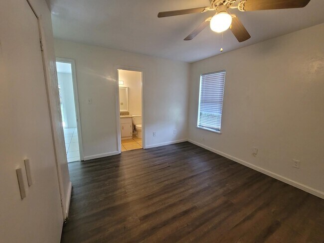 Building Photo - 3209 Hester Dr