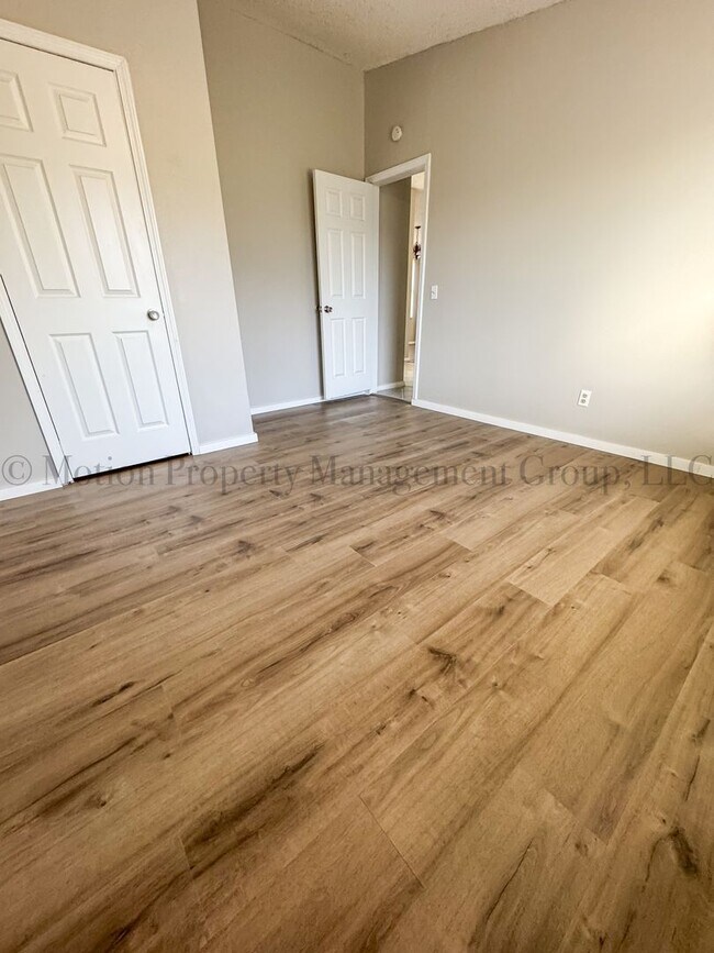 Building Photo - 21 Amy Ln