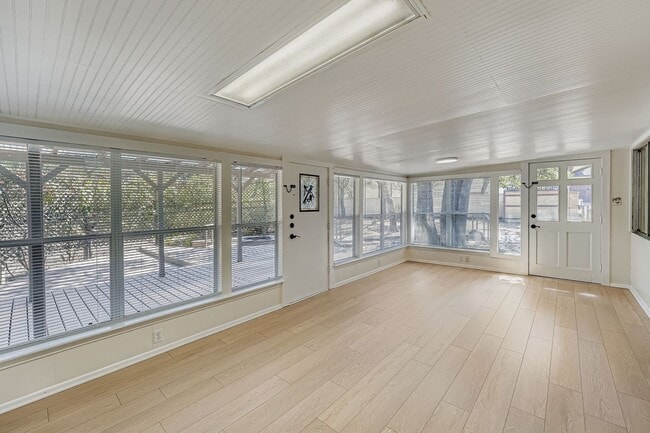 Building Photo - Ranch Style Home For Lease on Huge Lot in ...