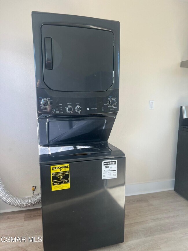 Building Photo - 331 S Ave 56