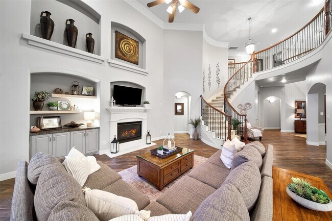 Building Photo - 5902 Royal Hill Ct