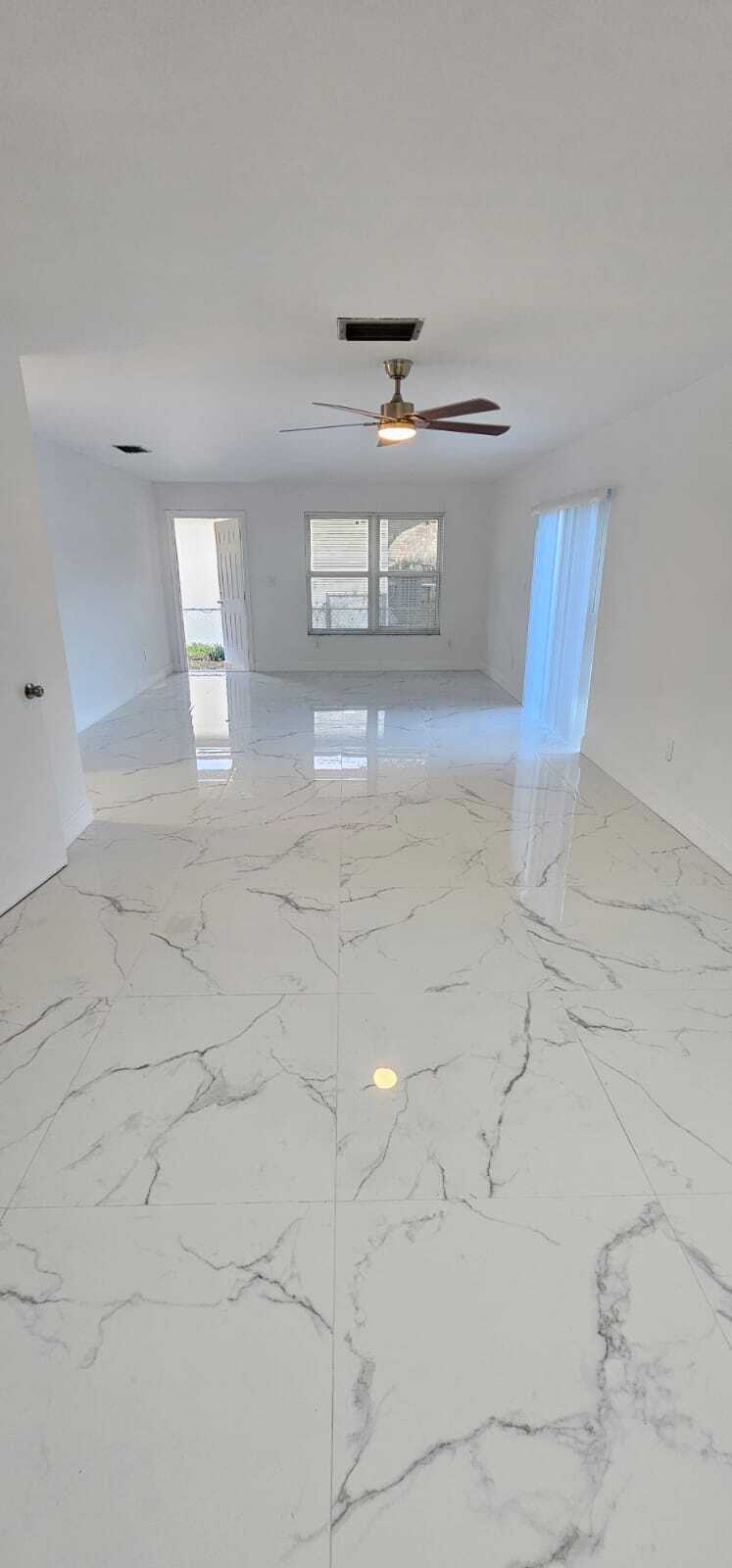 Building Photo - 133 SE 2nd Ave