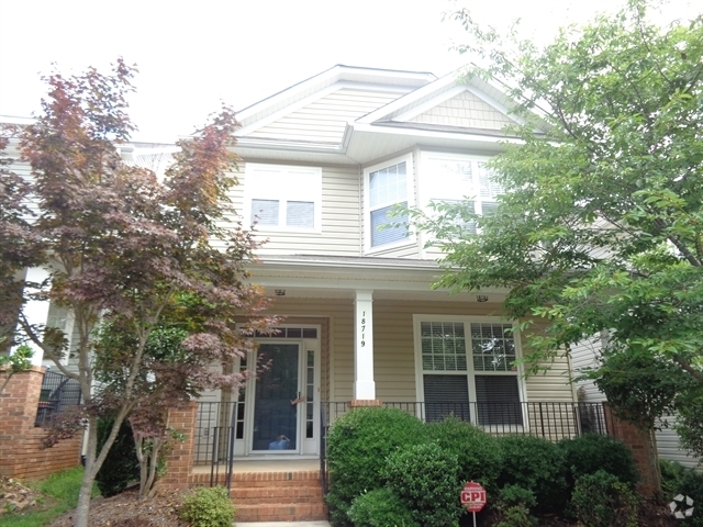 Building Photo - 18719 Ronceverte Dr