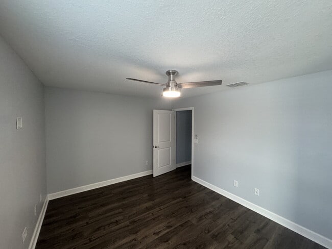 Building Photo - 3701 W Carmen St