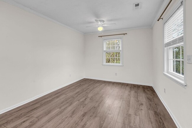 Building Photo - Cute and Cozy 2 bd/1 bath Home in Madison!