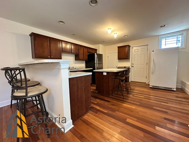Building Photo - Live in Comfort: Spacious 3 Bedroom 2 Bath...