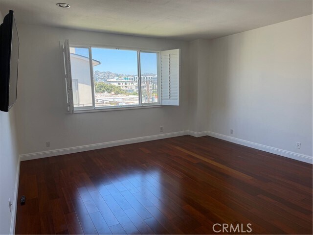 Building Photo - 116 N Swall Dr