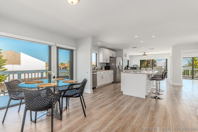 Building Photo - 1712 Sea Horse Pl