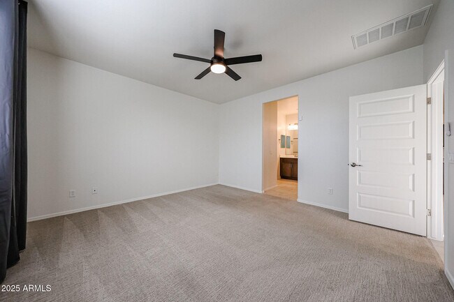 Building Photo - 14651 W Valentine St