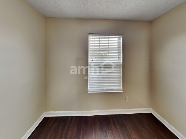 Building Photo - 8 Danielson Cir