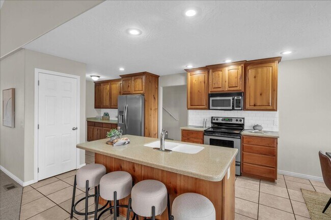 Building Photo - 2367 Monarch Cir