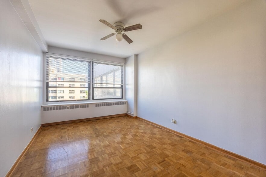 Building Photo - 4180 N Marine Dr