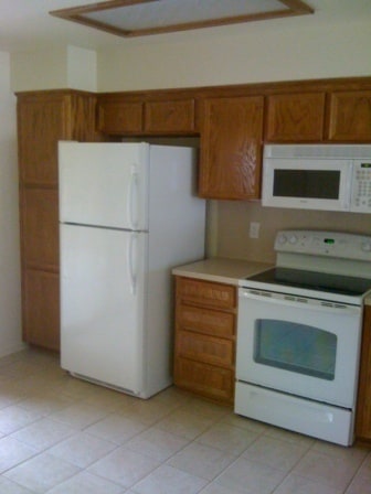 Building Photo - 910 Crymes Ln