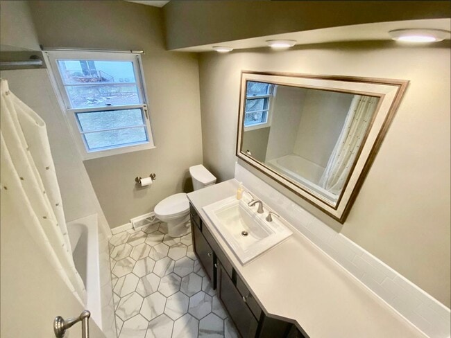 Building Photo - 3 bedroom home in Forest Hills Coming Soon!