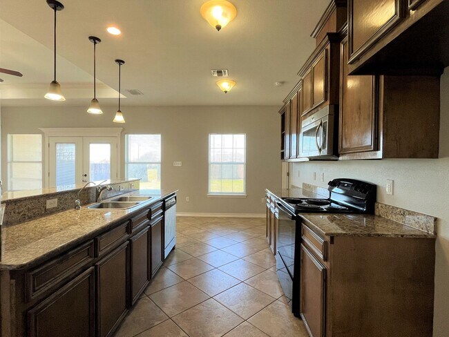 Building Photo - 2901 Dante Dr